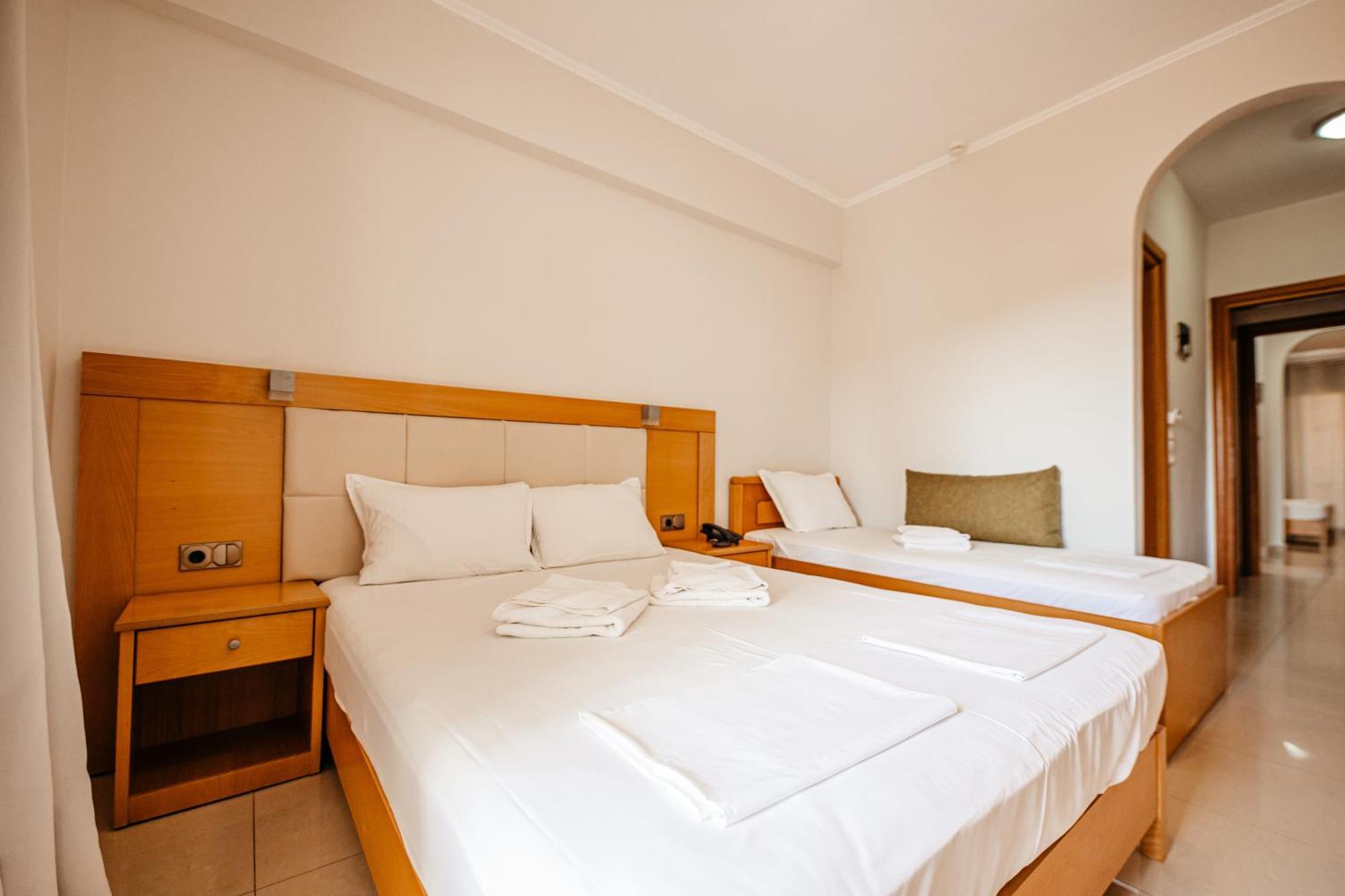 Hotel Marialena Potos Exterior photo